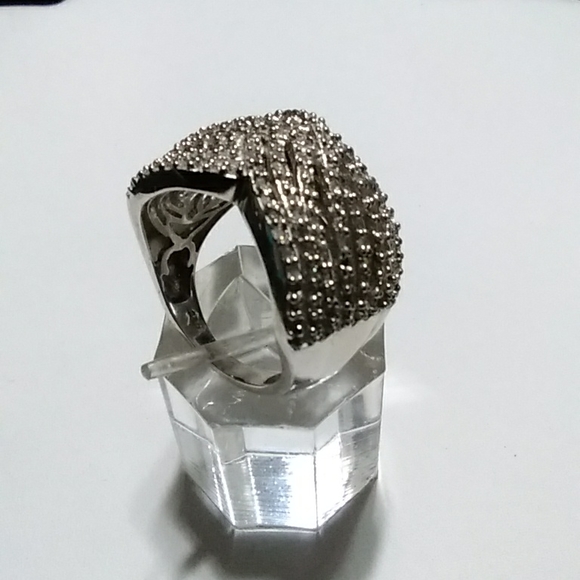 Diamond Ring - Picture 5 of 9